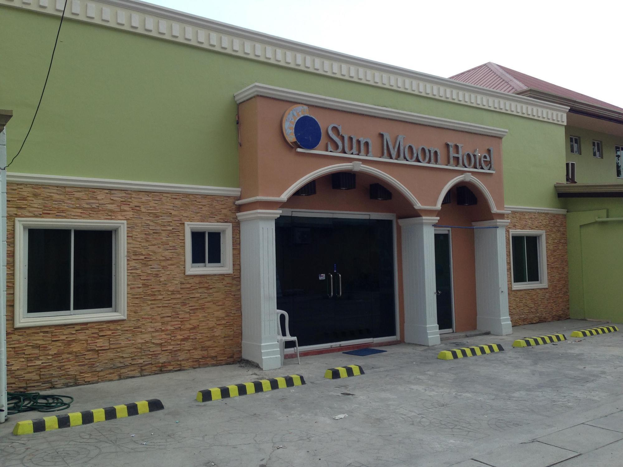 Sun Moon Poolside Hotel อังเฮเลส ภายนอก รูปภาพ