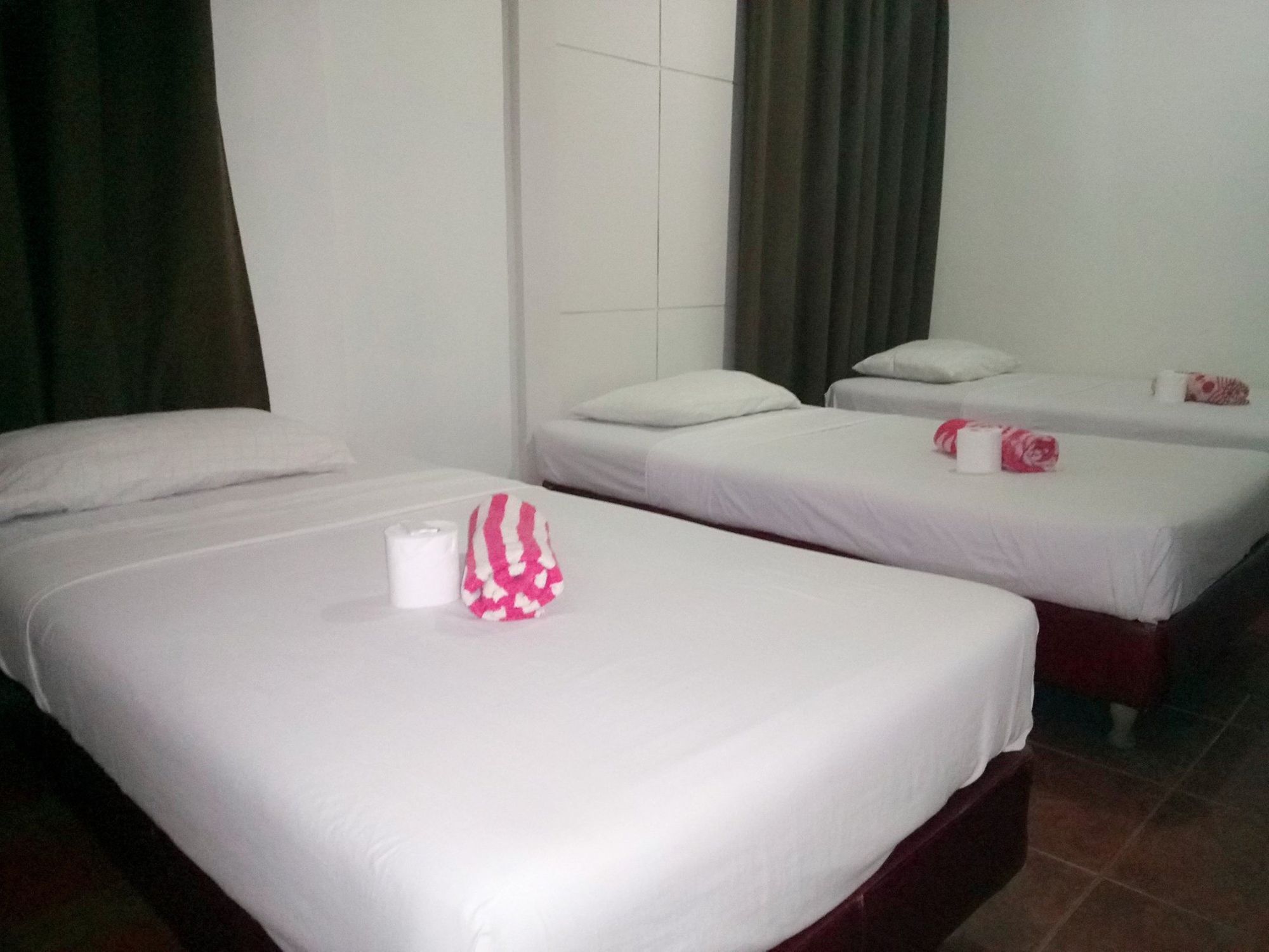 Sun Moon Poolside Hotel อังเฮเลส ภายนอก รูปภาพ